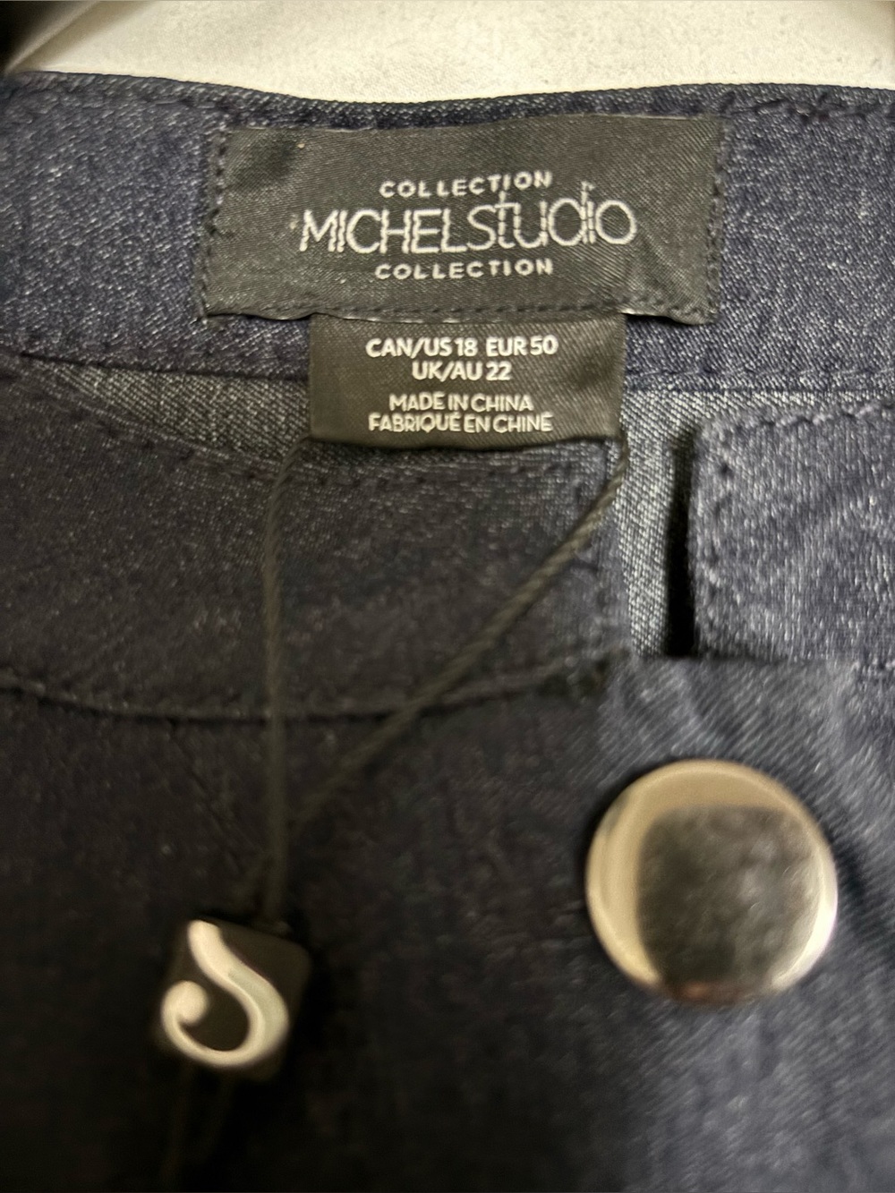 Plus size Cropped Button-Front Jacket - Picture 9 of 9
